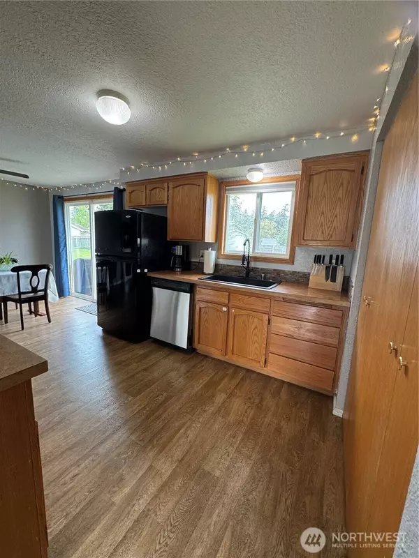 1086 Greenwood ST, Oak Harbor, WA 98277