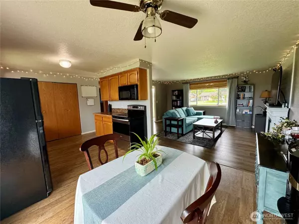 1086 Greenwood ST, Oak Harbor, WA 98277