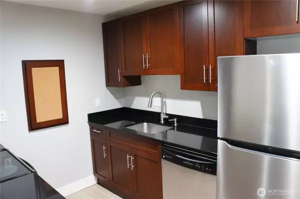 21305 48th Ave W #B110, Mountlake Terrace, WA 98043