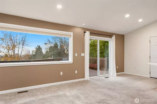 811 SW Langston RD, Renton, WA 98057