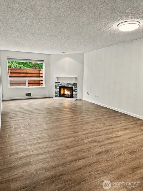 10501 8th AVE NE #128, Seattle, WA 98125