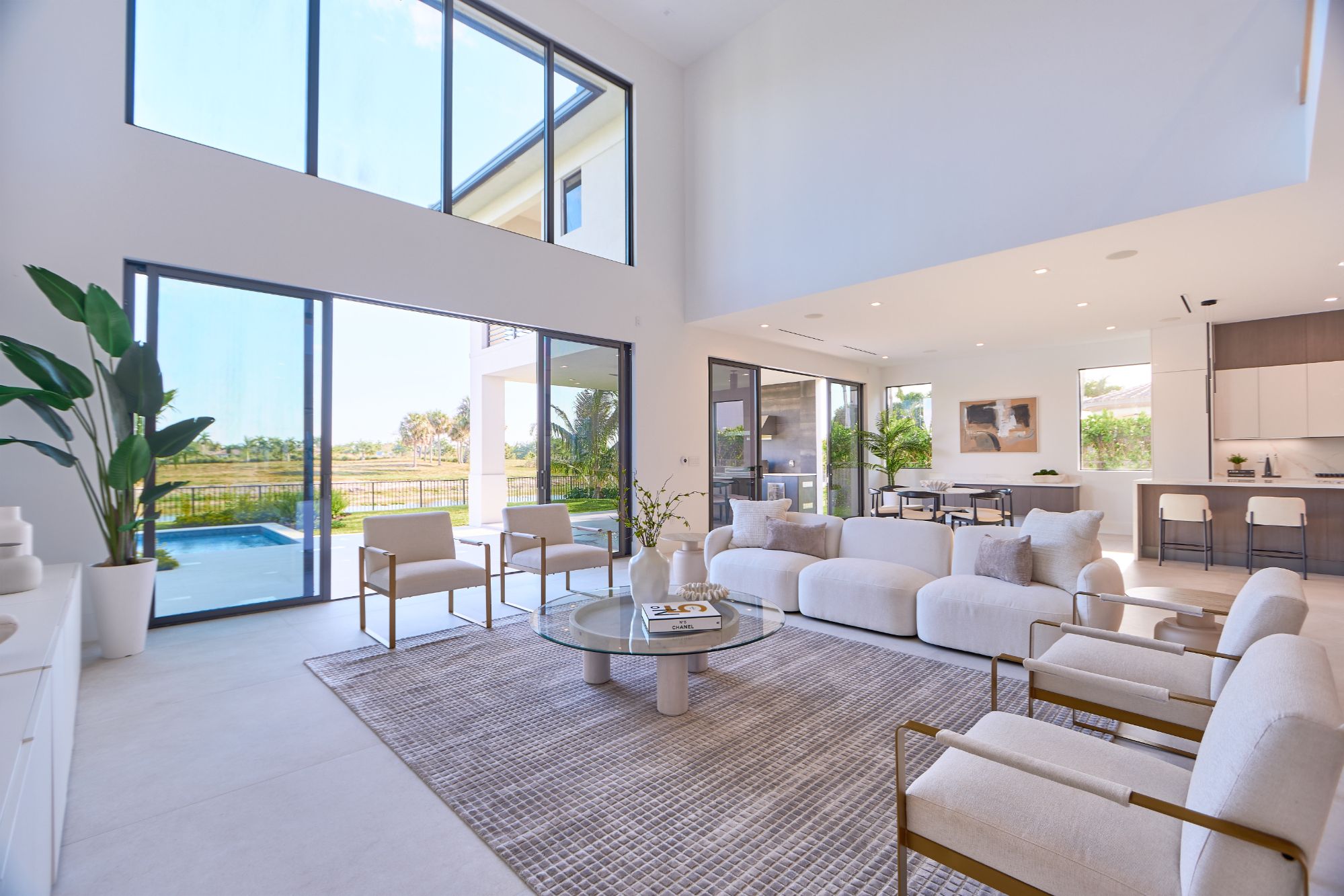 uxury estate in Weston Florida with strong curb appeal