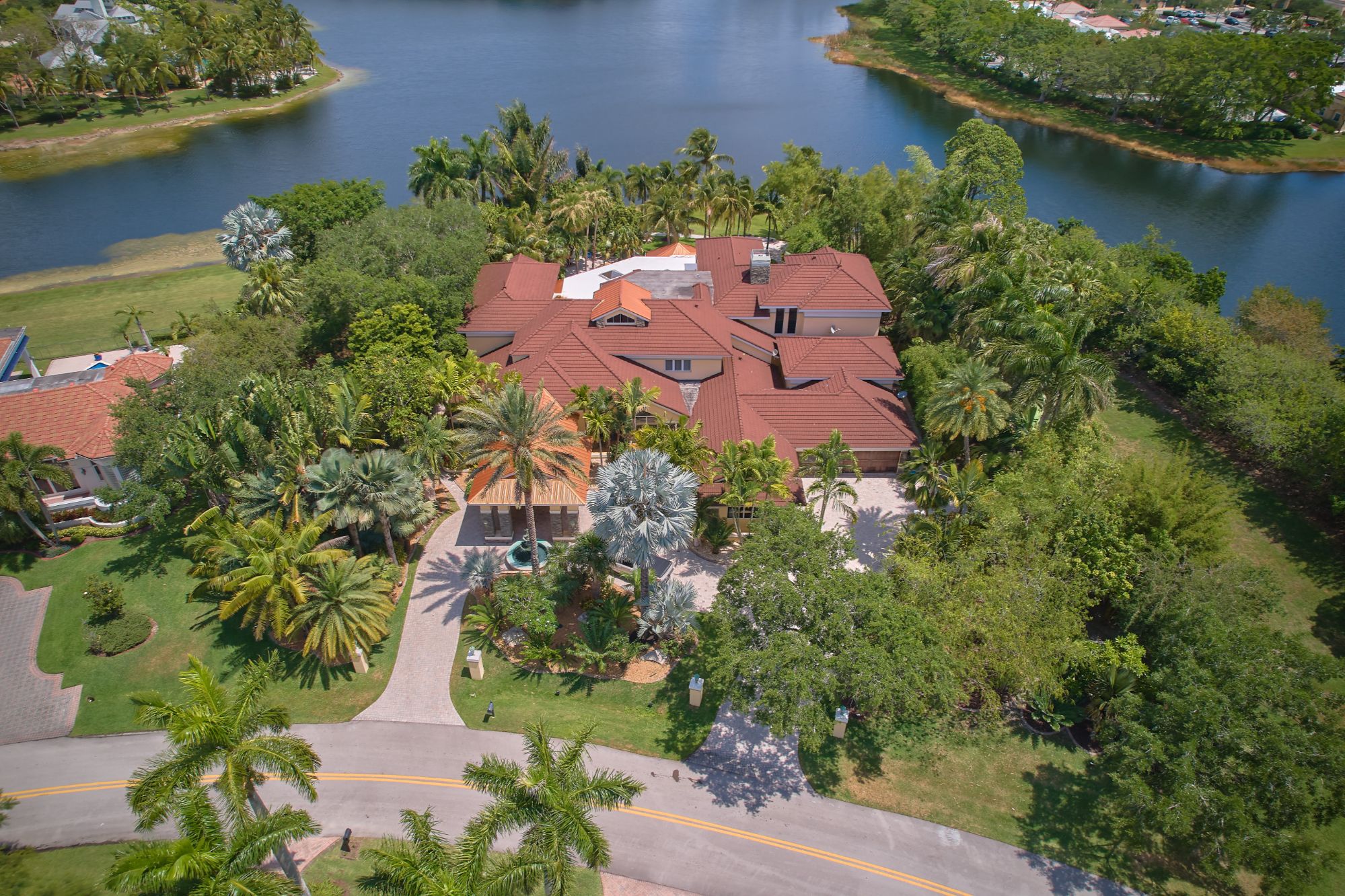 Luxury outdoor living space in Weston Florida home