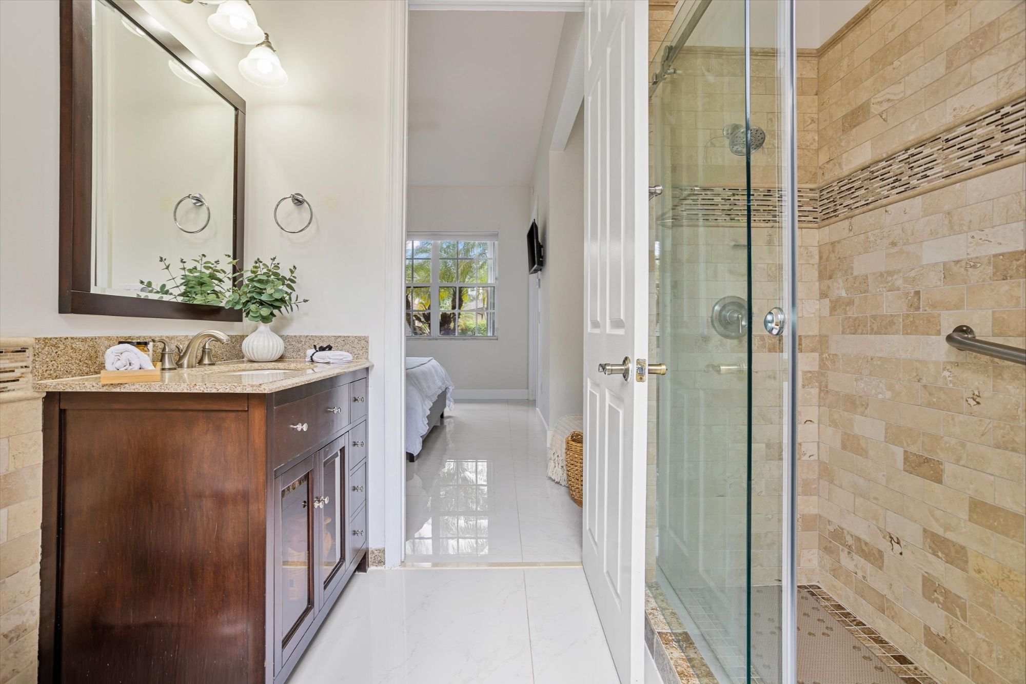 Interior image highlighting quality, light, and balance.