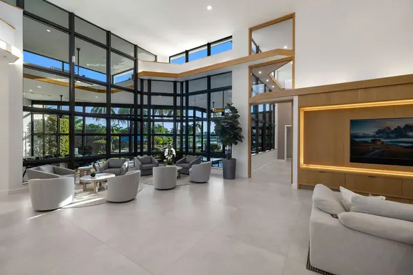 Entry of a luxury home in Weston Florida ready for a private selling consultation