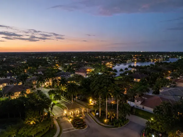 feature image of Short Term vs Long Term Rentals in Weston FL: Which Strategy Wins for Luxury Investors