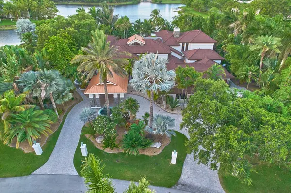 2941 Paddock Ln, Weston, FL 33331