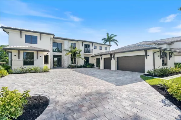 Front view of new construction luxury home in Parkland FL