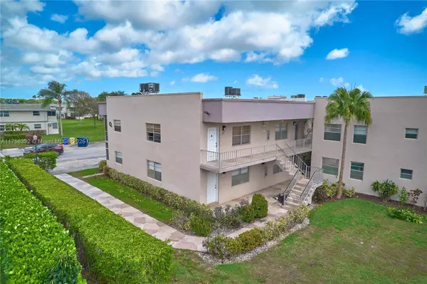 793 Flanders #Q, Delray Beach, FL 33484