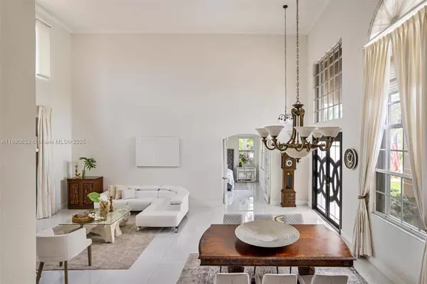 15998 SW 3rd St, Pembroke Pines, FL 33027