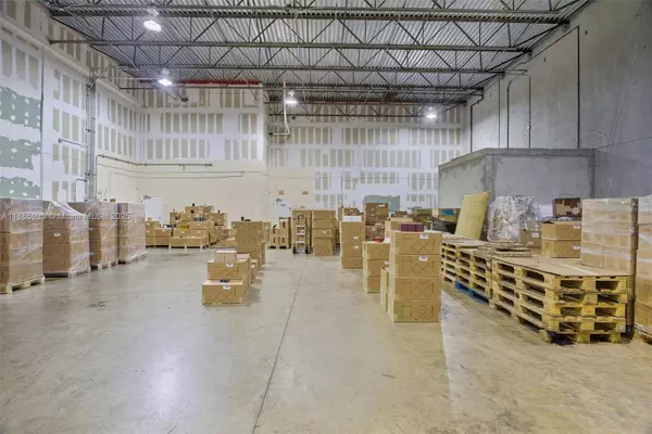 10300 NW 53rd St, Sunrise, FL 33351