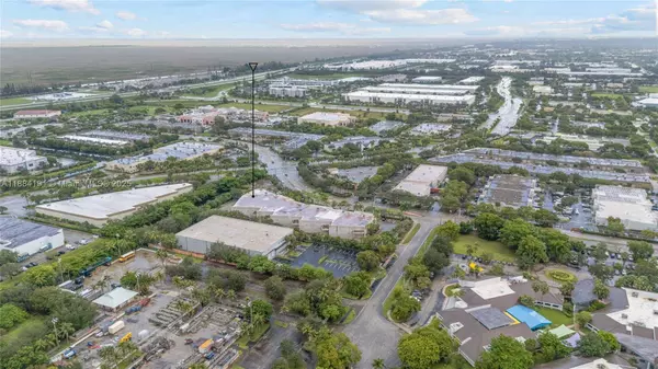 2775 NW 63rd Ct, Fort Lauderdale, FL 33309