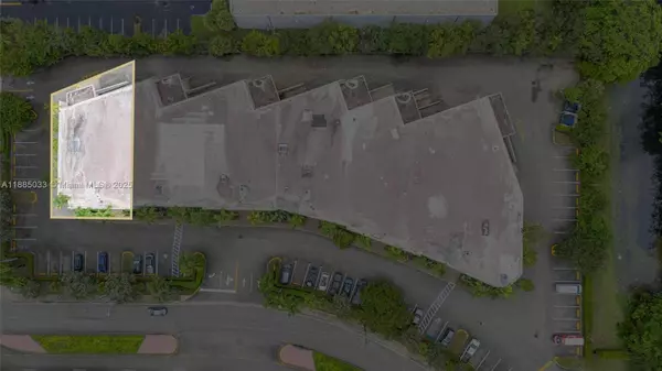 10300 NW 53rd St, Sunrise, FL 33351