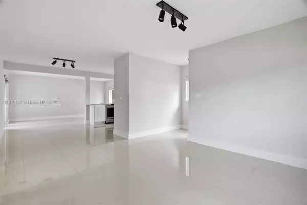 5250 SW 96th Ave, Miami, FL 33165