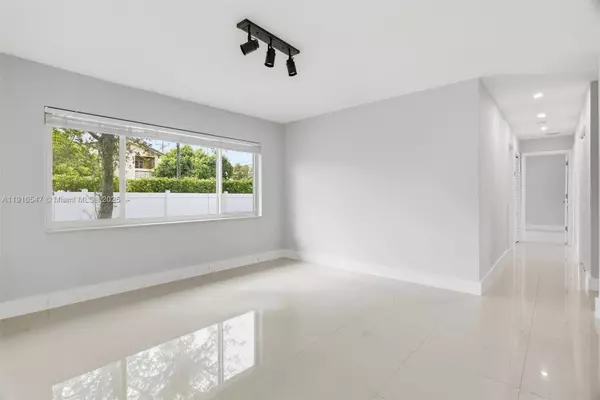 5250 SW 96th Ave, Miami, FL 33165