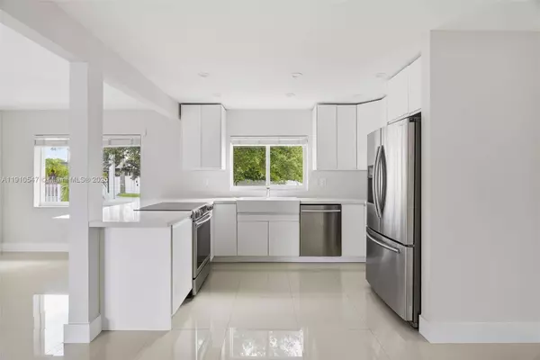 5250 SW 96th Ave, Miami, FL 33165