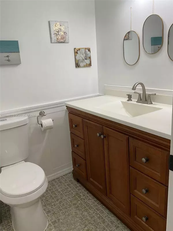 4770 NW 21st St #208, Lauderhill, FL 33313