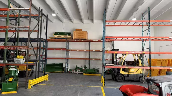 8001 NW 29th St #8001, Doral, FL 33122