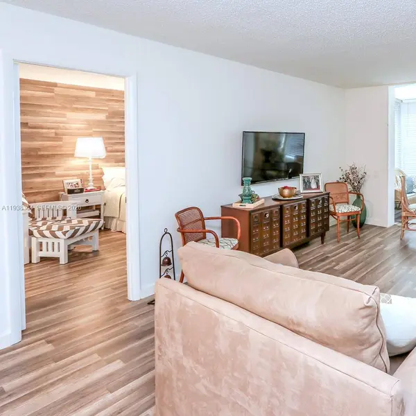 9150 Lime Bay Blvd #212, Tamarac, FL 33321