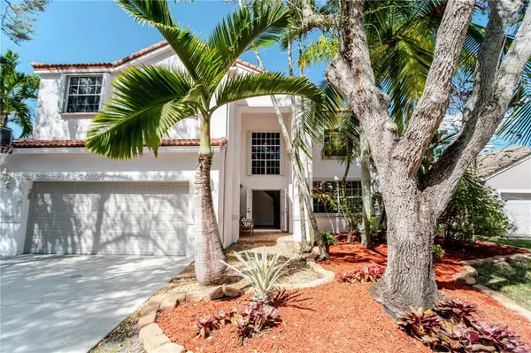 362 Lake Crest Ct, Weston, FL 33326