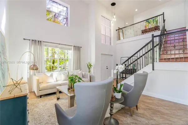 362 Lake Crest Ct, Weston, FL 33326