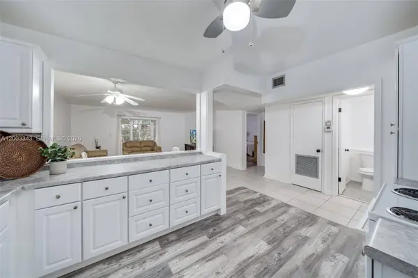 4770 NW 21st St #208, Lauderhill, FL 33313