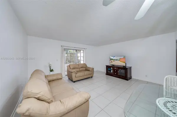 4770 NW 21st St #208, Lauderhill, FL 33313