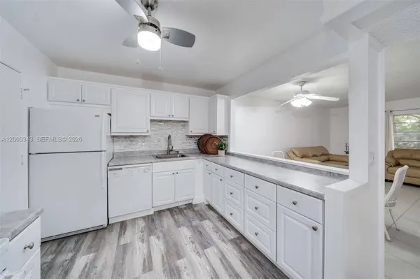 4770 NW 21st St #208, Lauderhill, FL 33313