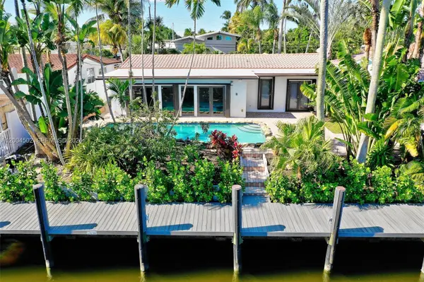 1704 SW 5th Ct, Fort Lauderdale, FL 33312