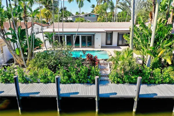 1704 SW 5th Ct, Fort Lauderdale, FL 33312