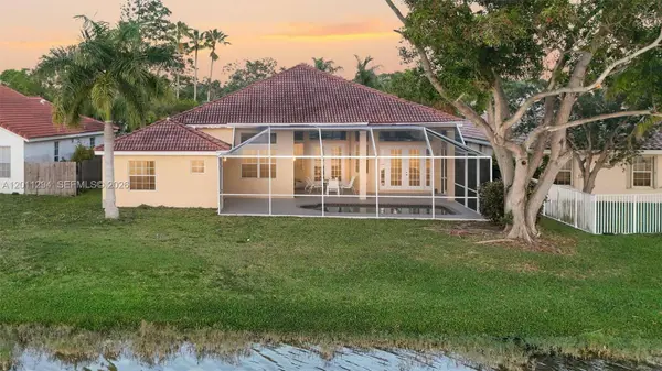 727 Lake Blvd, Weston, FL 33326