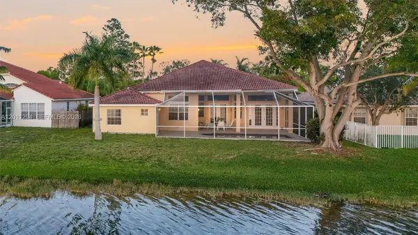 727 Lake Blvd, Weston, FL 33326