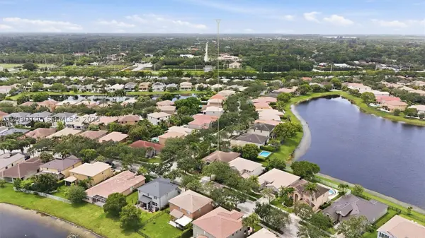 19308 Stonebrook St, Weston, FL 33332