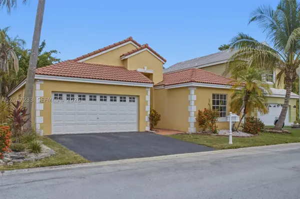 411 Bermuda Springs Dr, Weston, FL 33326