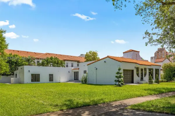 434 Aragon Ave, Coral Gables, FL 33134