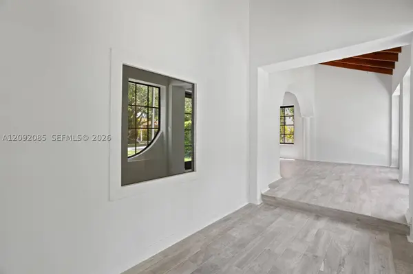 434 Aragon Ave, Coral Gables, FL 33134