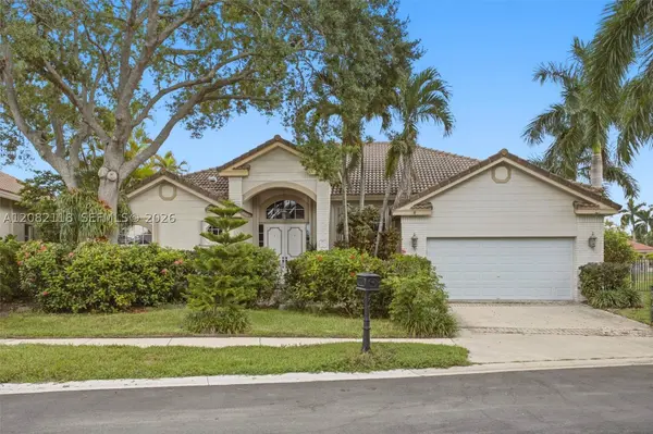 3026 Lakewood Dr, Weston, FL 33332