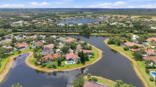 3026 Lakewood Dr, Weston, FL 33332