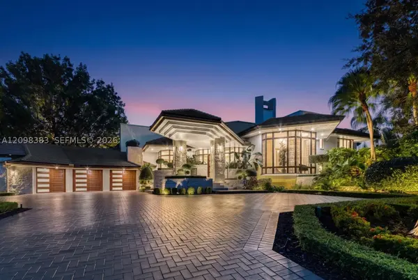 2965 Surrey Ln, Weston, FL 33331