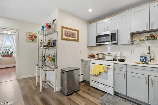 172 20Th Ave, Paterson City, NJ 07501