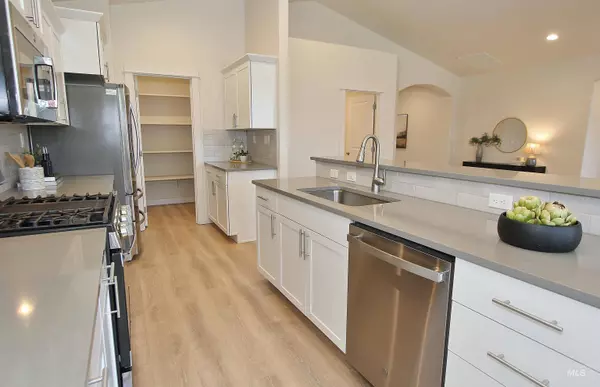 7615 W Itasco Dr, Boise, ID 83709