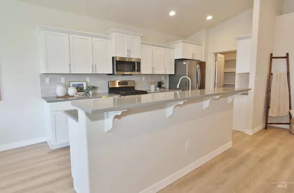 7615 W Itasco Dr, Boise, ID 83709