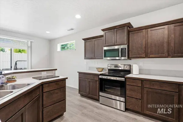 2301 W Skylar St, Nampa, ID 83686