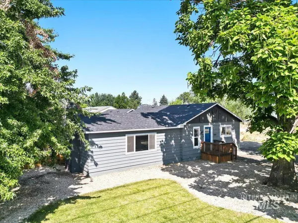 3029 N Maple Grove Rd, Boise, ID 83704