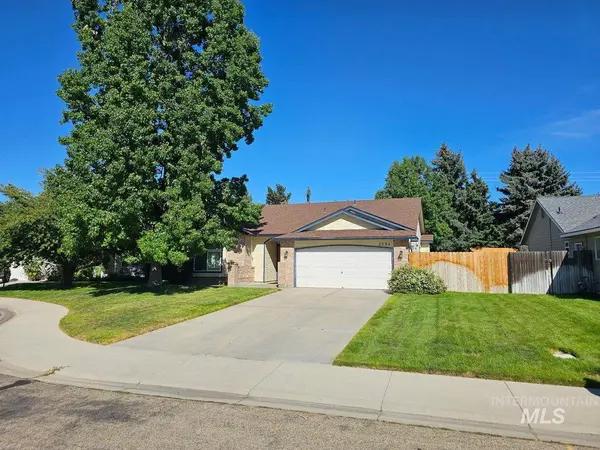 2594 N Valmet Pl