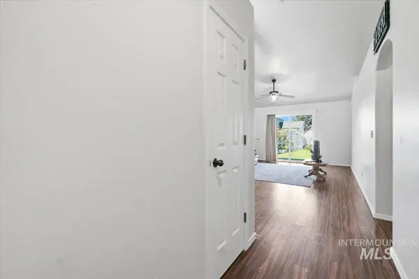 2508 E Cinnamon Lane, Nampa, ID 83687