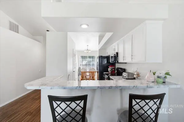 2508 E Cinnamon Lane, Nampa, ID 83687