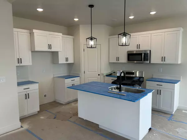 732 S Liberty Cove DR, Cedar City, UT 84720