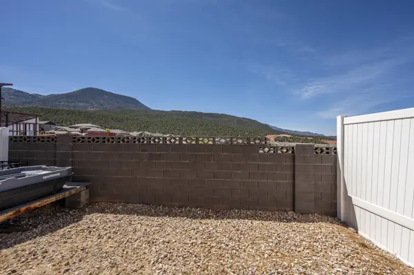 1457 W Topaz DR ##B, Cedar City, UT 84720