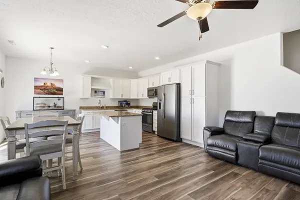 1457 W Topaz DR B, Cedar City, UT 84720